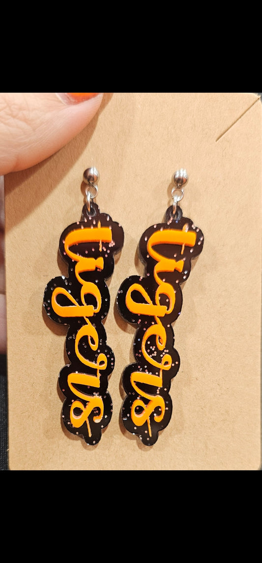Tigers ( black and orange)