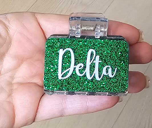 Small delta claw