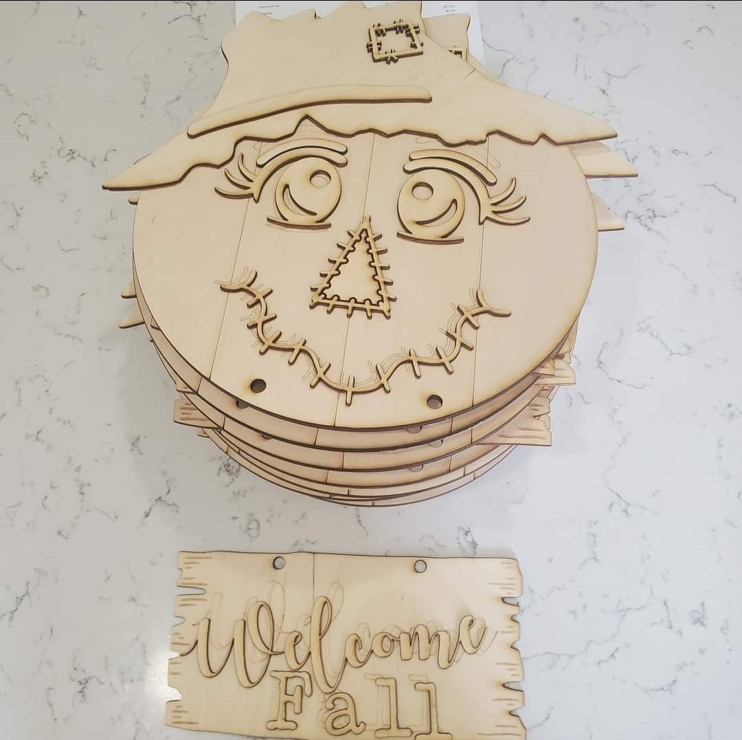 Scarecrow doorhanger - Custard cuts